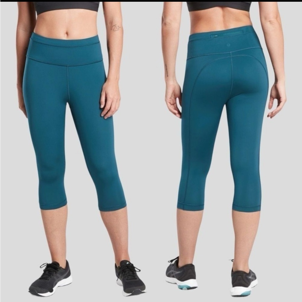 Athleta accelerate crop